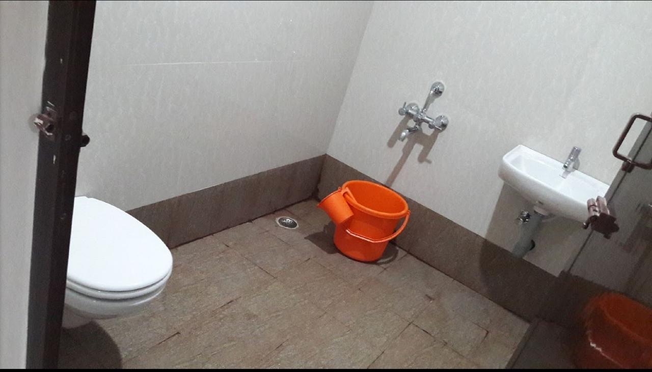 Hotel Gowri Sankar Ambāsamudram Esterno foto